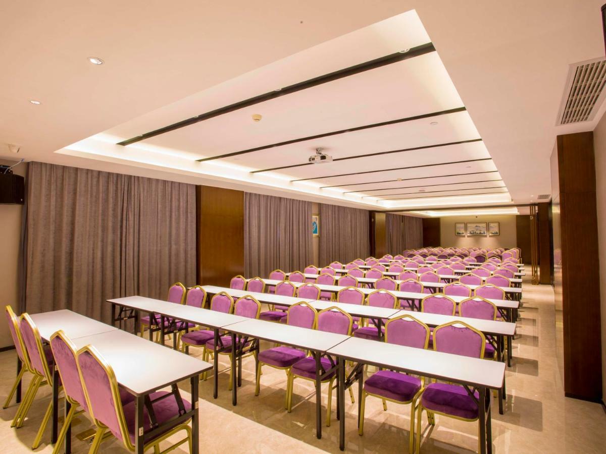 Borrman Hotel Nanning Railway Station Branch Esterno foto